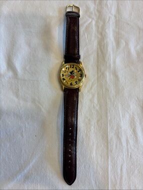 Ladies Mickey Mouse Classic Brown Leather Wristwatch with Gold Case